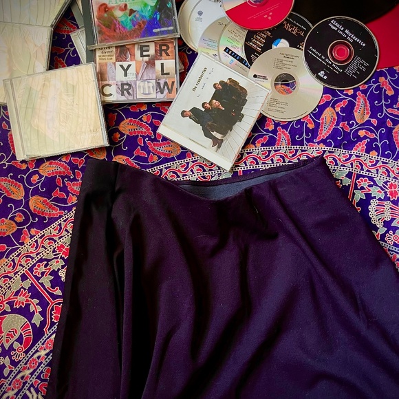 Dresses & Skirts - Flowy Black Mini Skirt